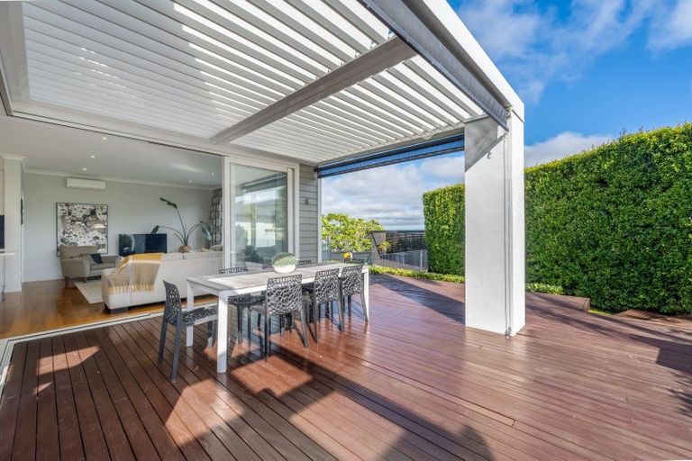Photo of property in 8 Verley Rise, East Tamaki Heights, Auckland, 2016