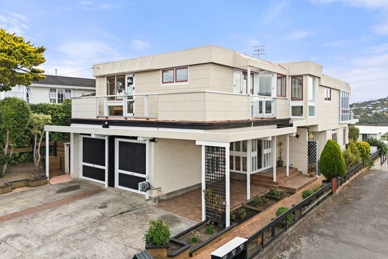 Photo of property in 81 Seaview Road, Paremata, Porirua, 5024