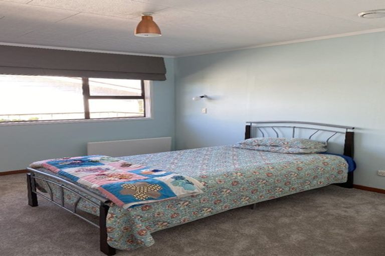 Photo of property in 40 Queens Road, Waikanae Beach, Waikanae, 5036