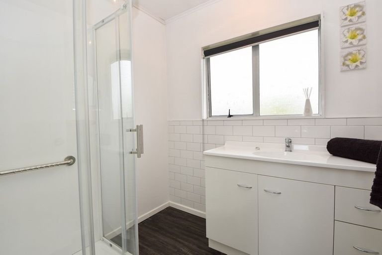 Photo of property in 37 Fisher Place, Carterton, 5713