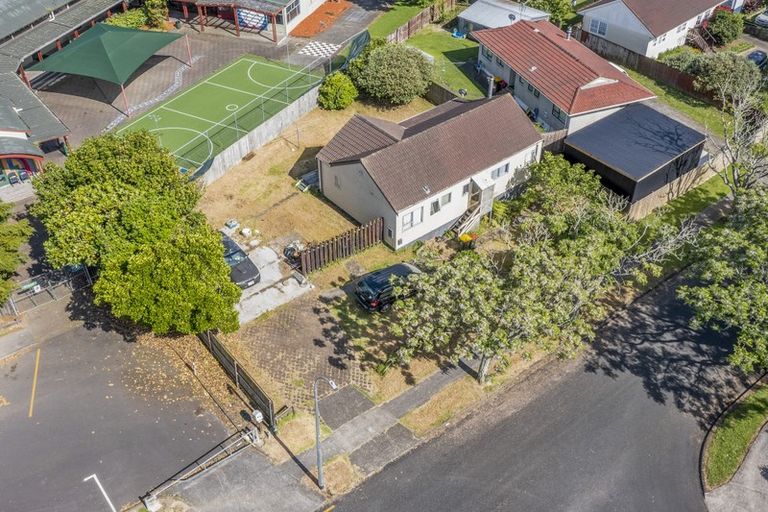 Photo of property in 17 Trounson Avenue, Clendon Park, Auckland, 2103