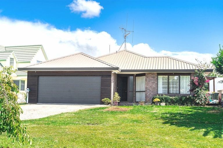 Photo of property in 1 Melfort Place, Nawton, Hamilton, 3200