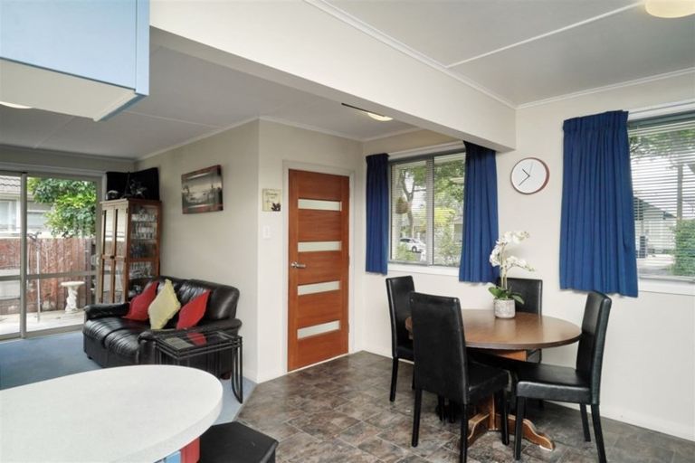 Photo of property in 37 Guildford Street, Burnside, Christchurch, 8053