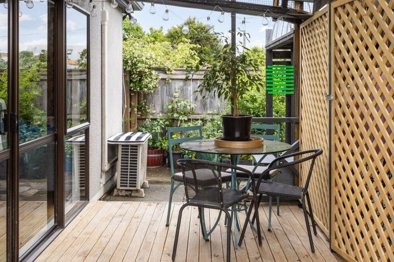 Photo of property in 1/114 Park Road South, Akina, Hastings, 4122