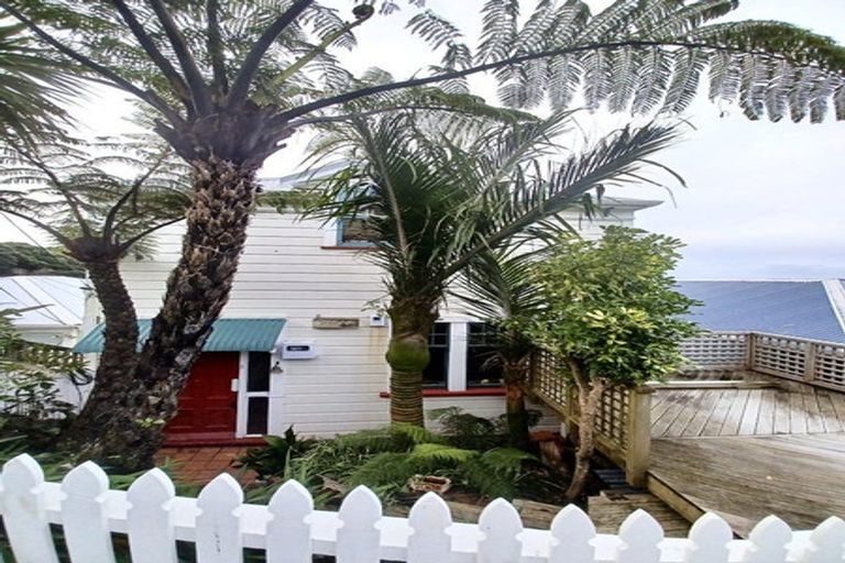 Photo of property in 14 Dorking Road, Brooklyn, Wellington, 6021