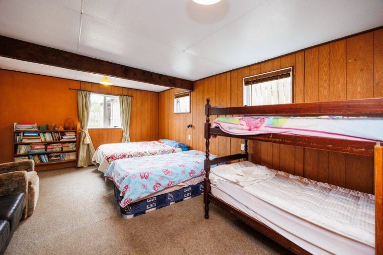 Photo of property in 14 Te Kiri Street, Himatangi Beach, Foxton, 4891