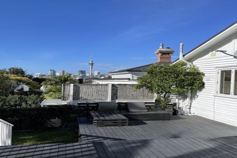 Photo of property in 16 Anglesea Street, Freemans Bay, Auckland, 1011