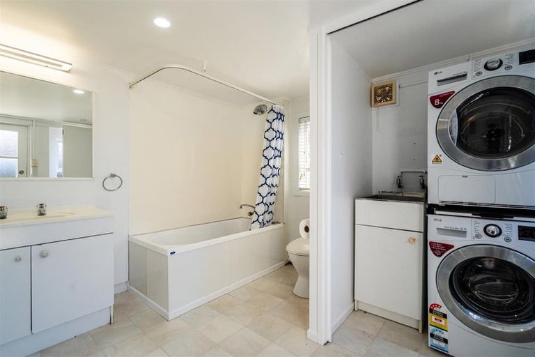 Photo of property in 1/22 Onepoto Road, Hauraki, Auckland, 0622