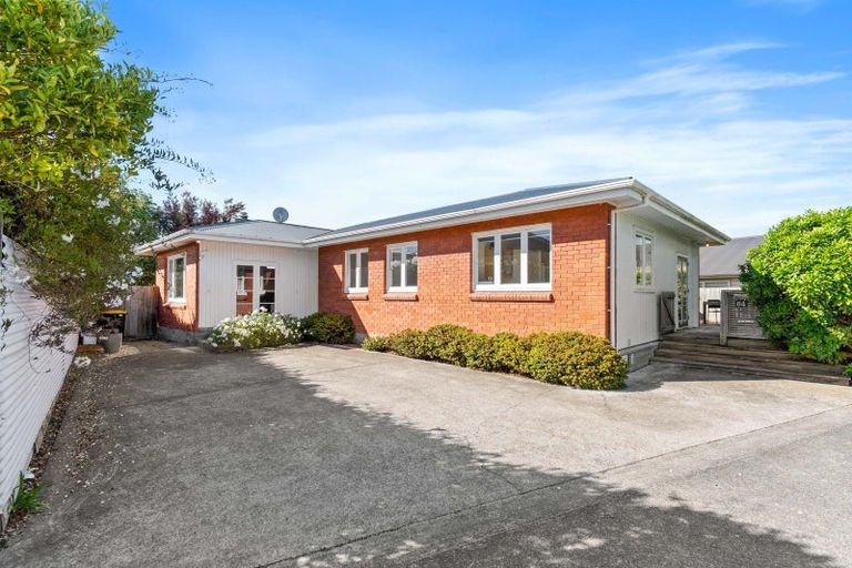 Photo of property in 64 Cologne Street, Martinborough, 5711