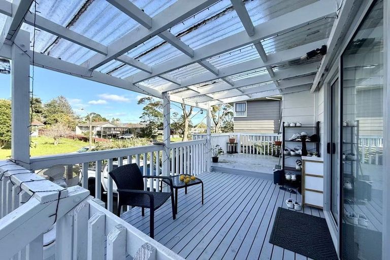 Photo of property in 38 Larissa Avenue, Henderson, Auckland, 0610