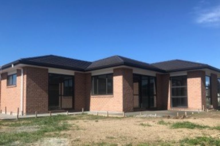 Photo of property in 8 Austin Reid Avenue, Carterton, 5713