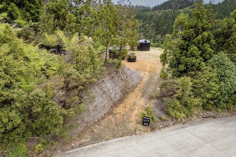 Photo of property in 35 Spikes Way, Whitianga, 3510