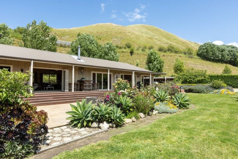 Photo of property in 11 Mangakuri Road, Kairakau, Havelock North, 4295