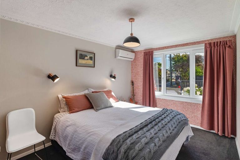 Photo of property in 16 Bateman Avenue, Bryndwr, Christchurch, 8053