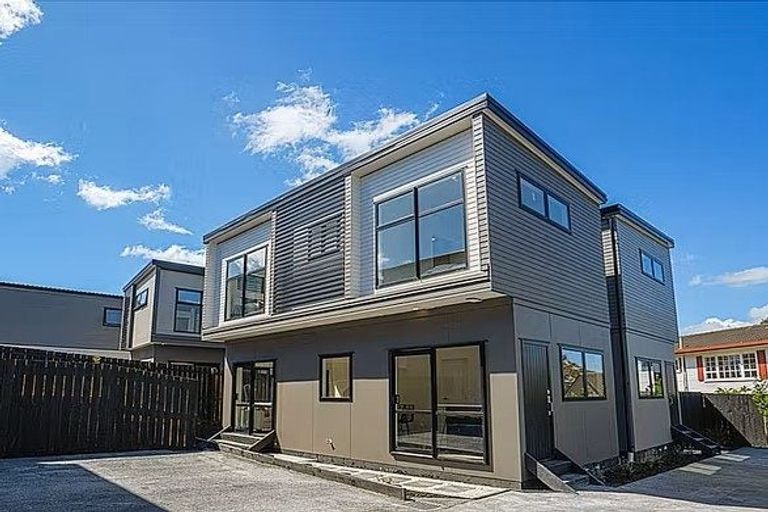 Photo of property in 10b Edgar Pearce Place, Howick, Auckland, 2014