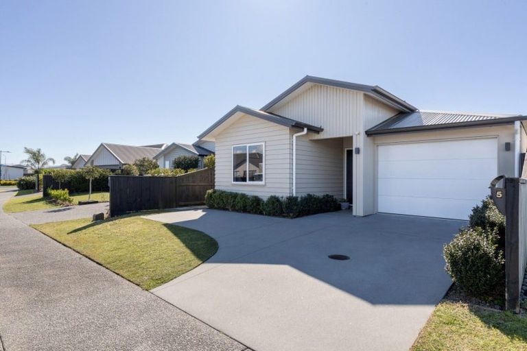 Photo of property in 5 Pimelea Street, Papamoa Beach, Papamoa, 3118