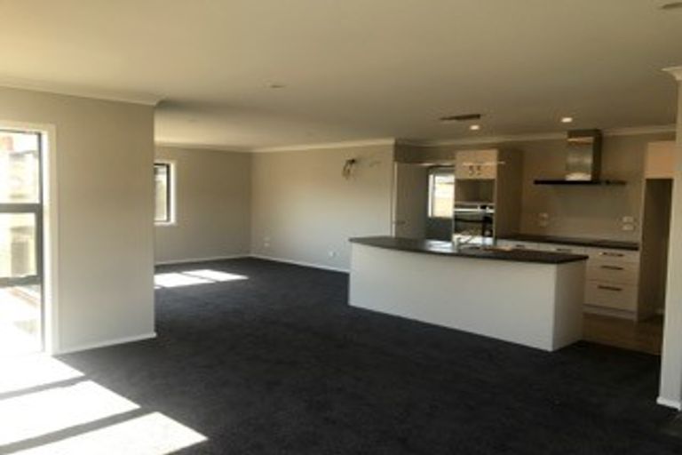 Photo of property in 8 Austin Reid Avenue, Carterton, 5713