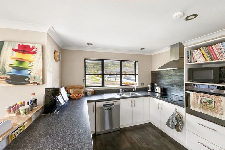 Photo of property in 25 Sun Valley Grove, Wainuiomata, Lower Hutt, 5014