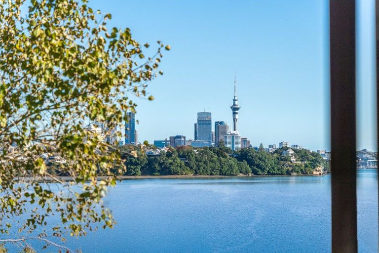 Photo of property in 20 Birkley Road, Bayswater, Auckland, 0622