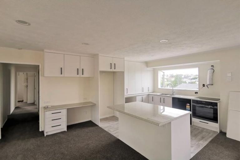 Photo of property in 41 Athena Drive, Totara Vale, Auckland, 0629