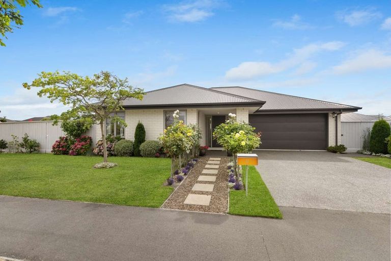 Photo of property in 17 Whincops Road, Halswell, Christchurch, 8025