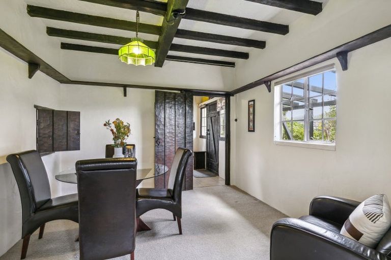 Photo of property in 42 Nicholson Road, Khandallah, Wellington, 6035