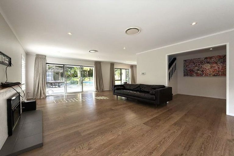 Photo of property in 26 Kingfisher Grove, Greenhithe, Auckland, 0632