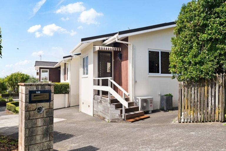 Photo of property in 4 Anzac Road, Pukekohe, 2120