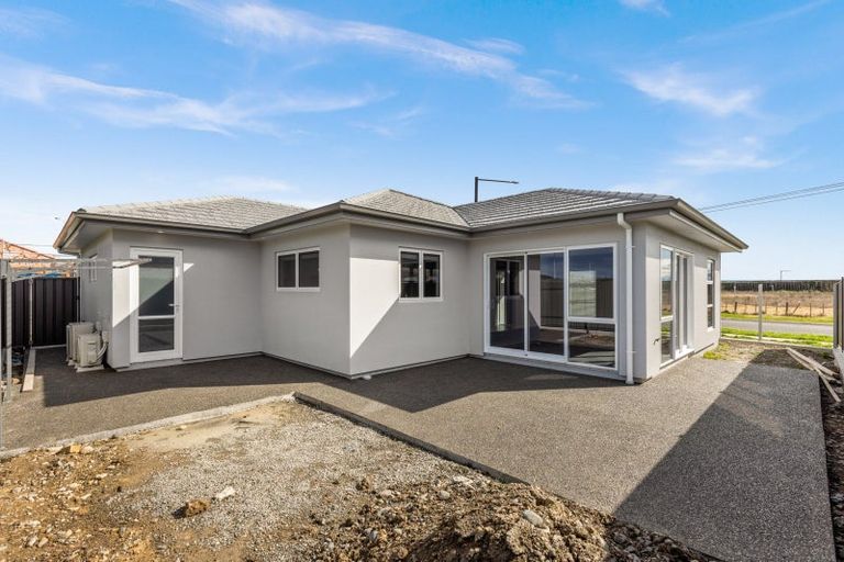 Photo of property in 102 Eriksen Road, Te Awa, Napier, 4110
