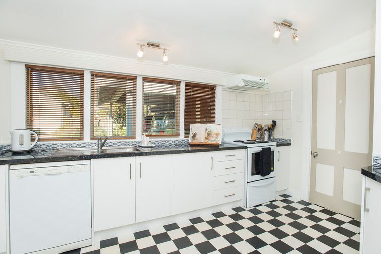 Photo of property in 56 Awapuni Road, Awapuni, Gisborne, 4010