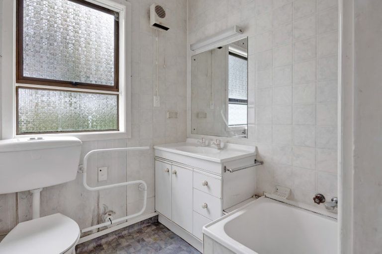 Photo of property in 11 Denmark Terrace, Midhirst, Stratford, 4394