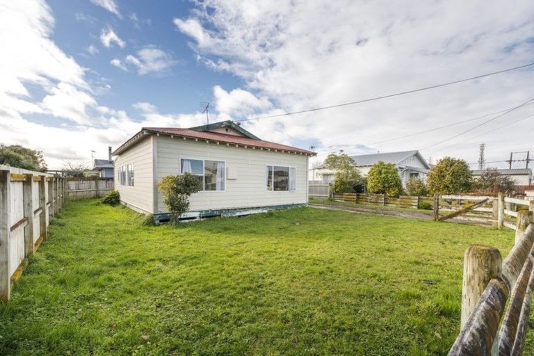 Photo of property in 28 Cambridge Street, Milson, Palmerston North, 4414