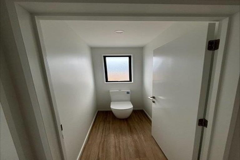 Photo of property in 61 Mehrtens Crescent, Woodend, 7691