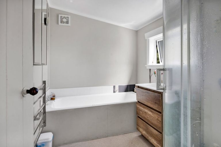 Photo of property in 15 High Street, Eltham, 4322