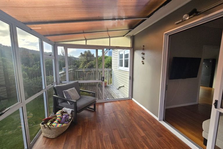 Photo of property in 28 The Drive, Tawa, Wellington, 5028