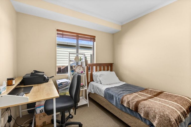 Photo of property in 9a Oxford Street, Taradale, Napier, 4112