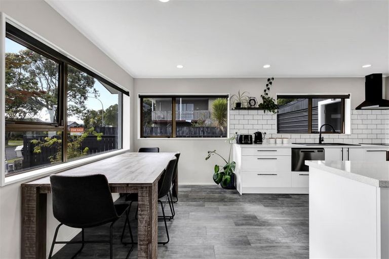 Photo of property in 8 Jade Place, Bell Block, New Plymouth, 4312