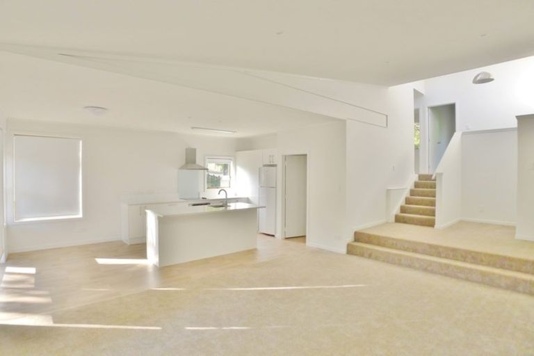 Photo of property in 192 Henderson Valley Road, Henderson, Auckland, 0612