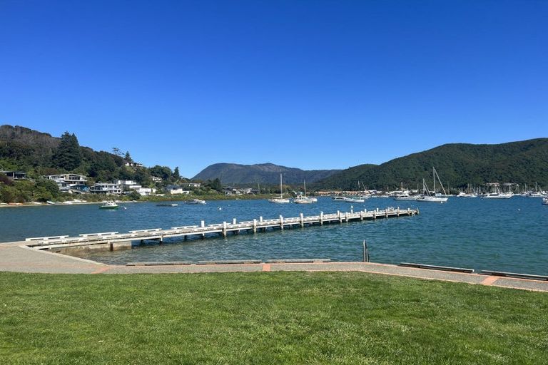 Photo of property in 16 Arthur Crescent, Waikawa, Picton, 7220