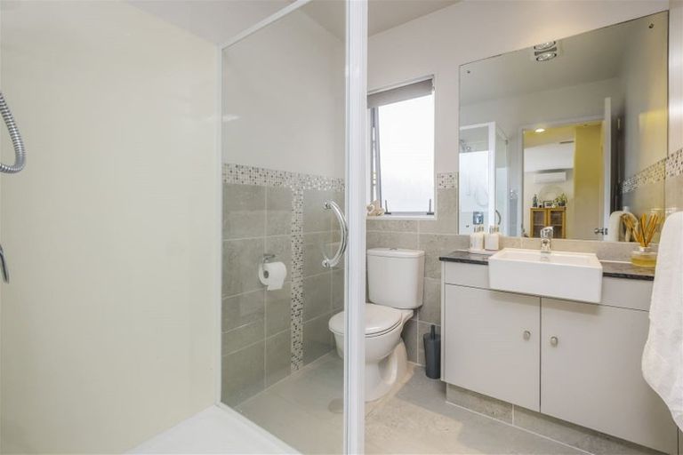 Photo of property in 48 Pickaberry Avenue, Karaka, Papakura, 2113