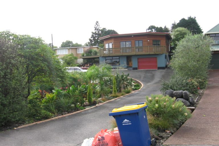 Photo of property in 16 Isobel Road, Greenhithe, Auckland, 0632