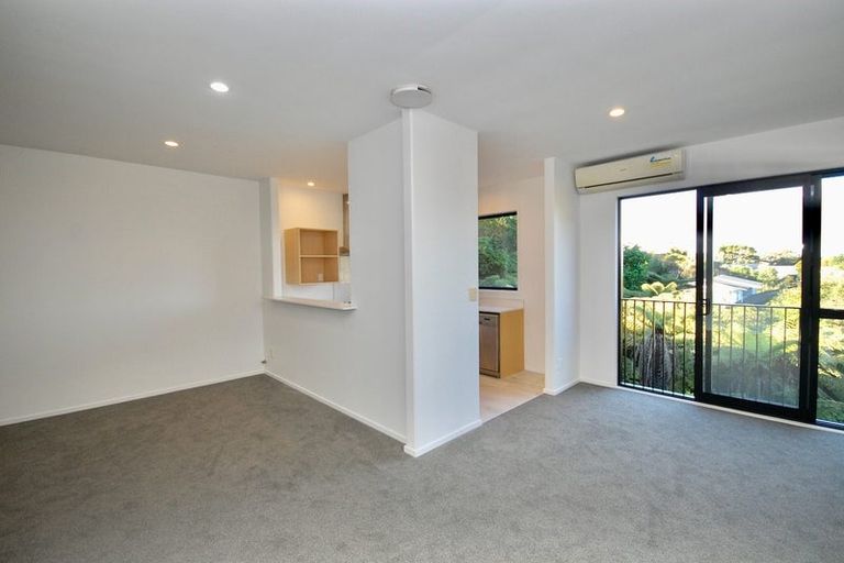 Photo of property in 13/69 Target Road, Totara Vale, Auckland, 0629