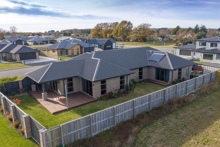Photo of property in 17 Whiteoak Grove, Tinwald, Ashburton, 7700