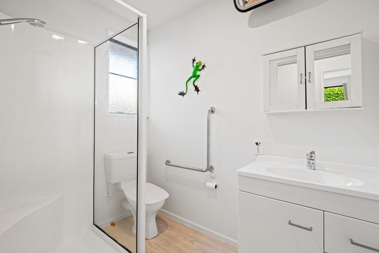 Photo of property in 2/20 Kirsten Place, Parklands, Christchurch, 8083