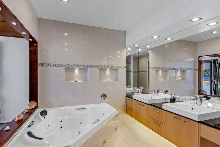 Photo of property in 20 Shoreline Road, Frankton, Queenstown, 9300