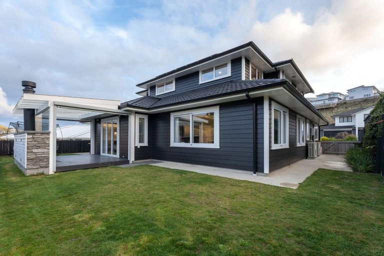 Photo of property in 100 Melksham Drive, Churton Park, Wellington, 6037