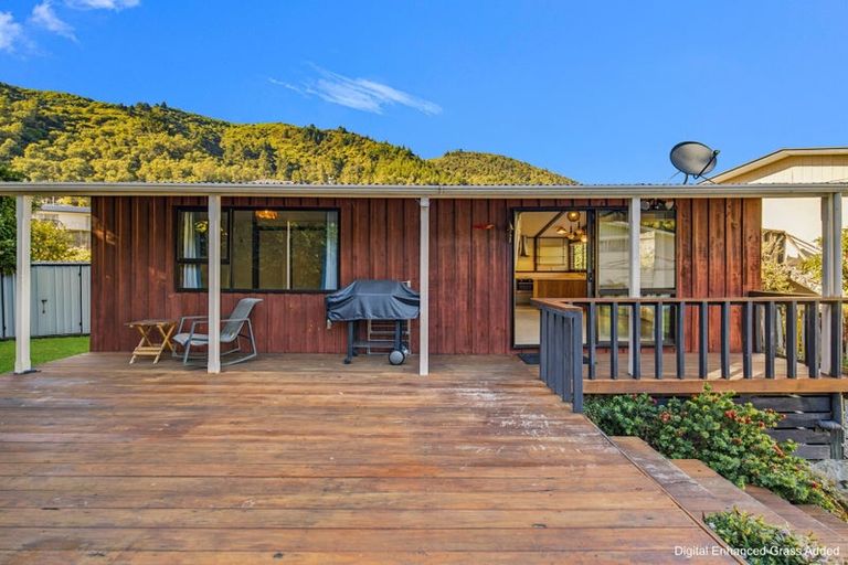 Photo of property in 15a Hampden Street, Picton, 7220