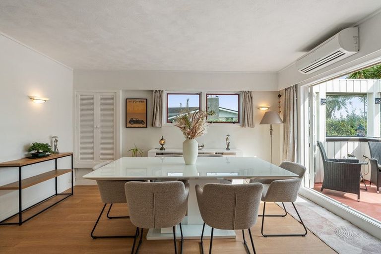 Photo of property in 81 Seaview Road, Paremata, Porirua, 5024