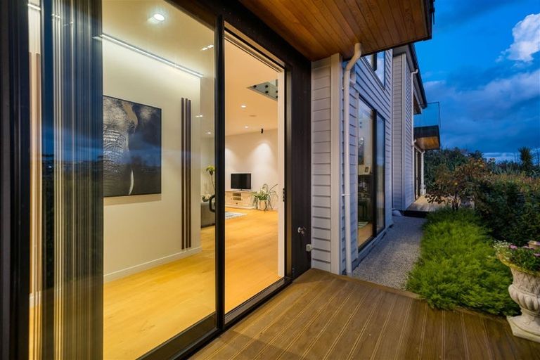 Photo of property in 6 Kina Place, Long Bay, Auckland, 0630