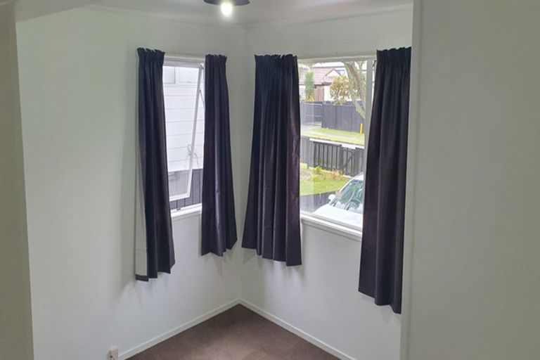 Photo of property in 19 Becker Drive, Weymouth, Auckland, 2103